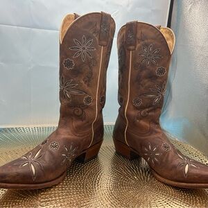 Shyanne women 9 Daisy floral inlay cowgirl boots